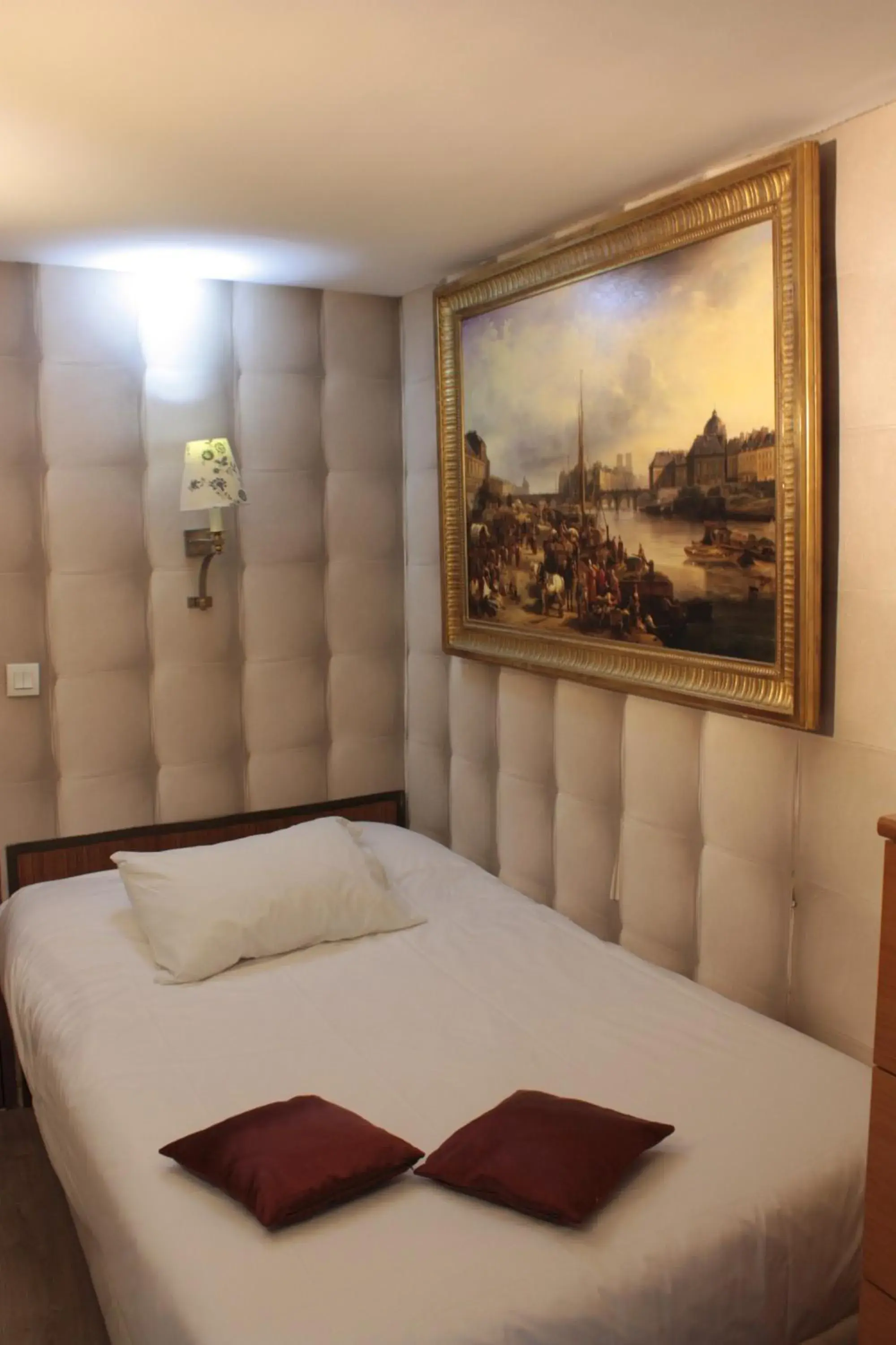 Bedroom, Bed in Hotel Hauteville Opera